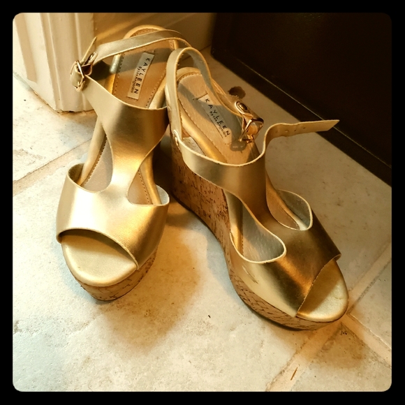 kayleen by los Angeles Shoes - Cute gold and cork wedges
